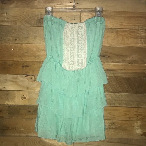 Trixxi Dresses & Skirts - Strapless Lace Detailed Tunic/Dress